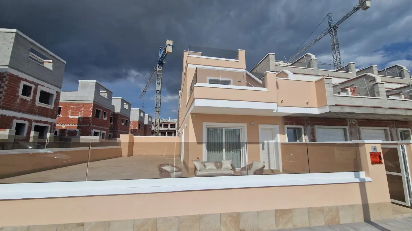 Vista exterior de Casa adosada en venta en Pilar de la Horadada con Calefacción, Jardín privado y Terraza