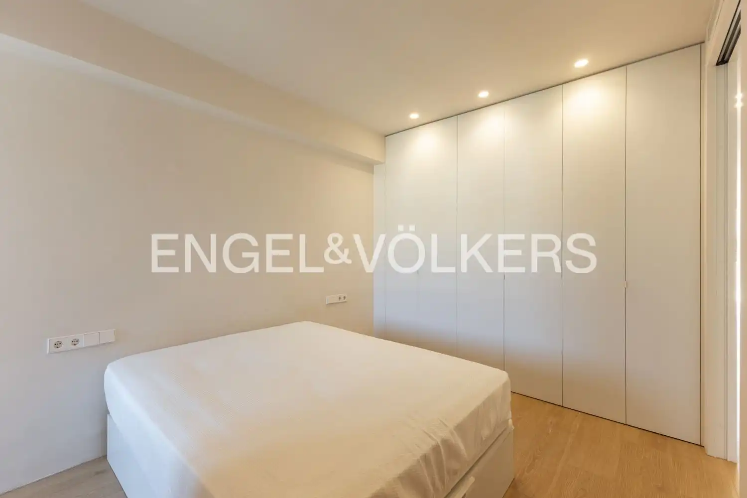 Bedroom of Flat for rent in Dénia  with Air Conditioner, Heating and Parquet flooring