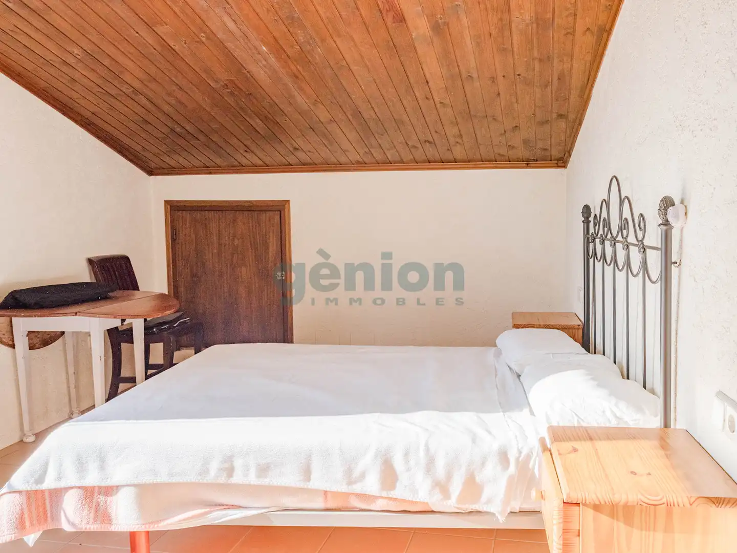 Habitación de Finca rústica en venta en Sant Miquel de Fluvià con Aire acondicionado, Calefacción y Jardín privado