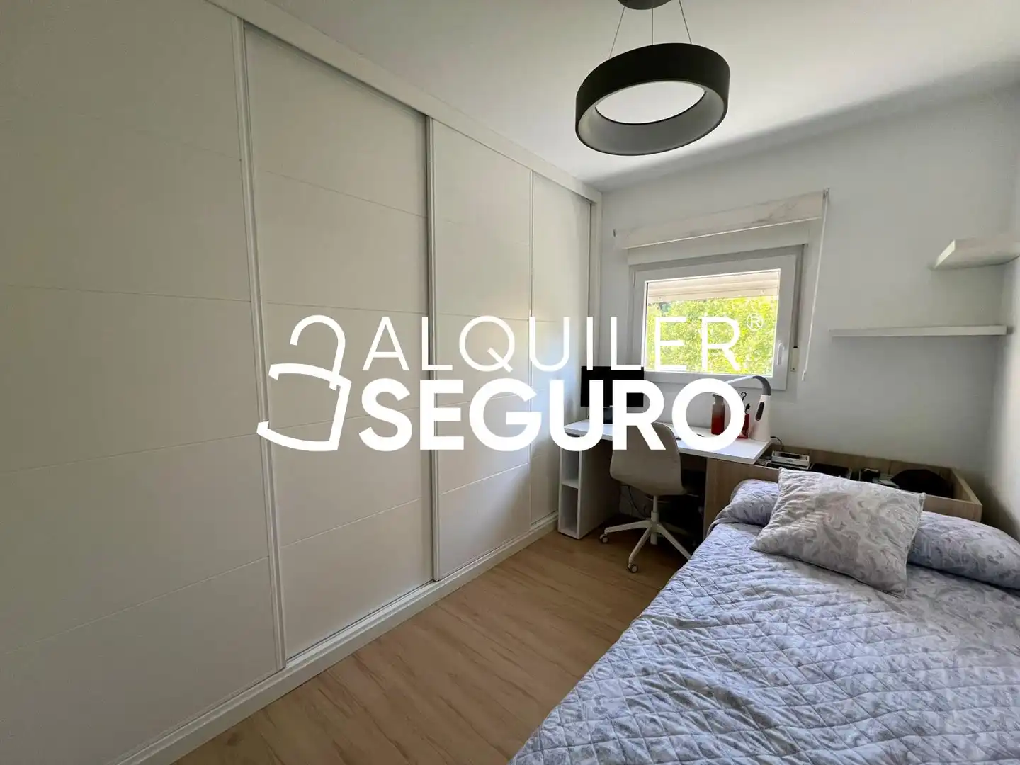 Bedroom of Flat for rent in Madrid  with Air Conditioner, Heating and Furnished