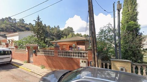 SE VENDE CASA OKUPADA en Calle Santiago Rusiñol Cervelló Barcelona