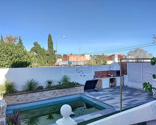 Piscina de Casa o xalet en venda en  Madrid Capital amb Aire condicionat, Terrassa i Piscina