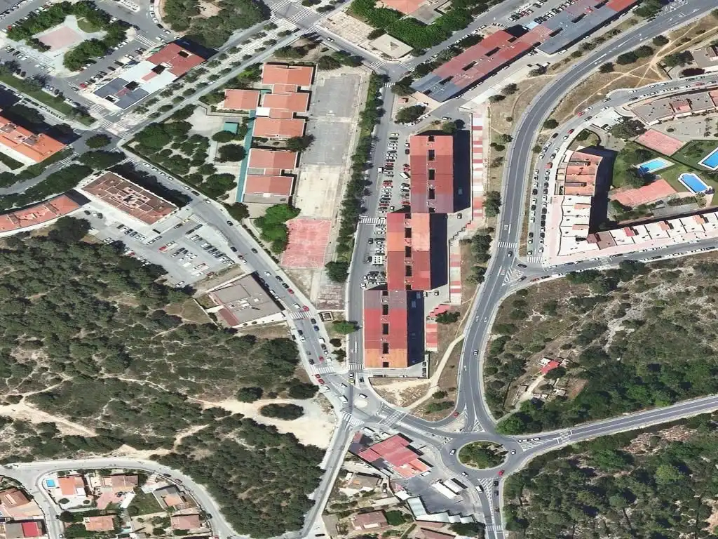 Flat for sale in calle Bloc Sant Jordi, imagen 2
