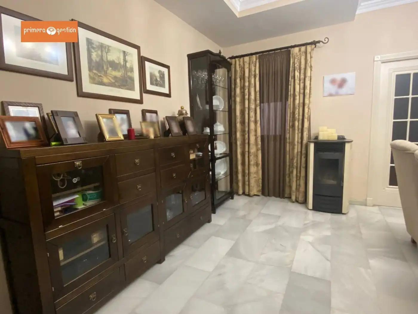 Sala de estar de Casa o chalet en venta en Lora del Río con Aire acondicionado, Calefacción y Terraza