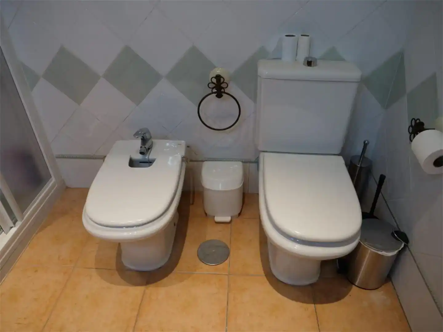 Badezimmer von Wohnung zur Miete in Baeza mit Privatgarten, Abstellraum und Möbliert