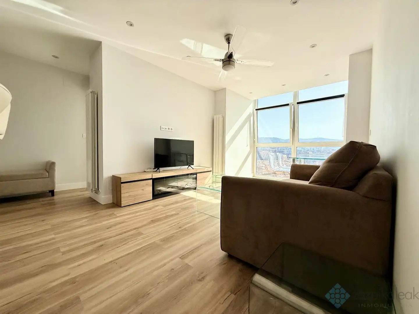 Living room of Flat for rent in Bilbao   with Heating and Furnished