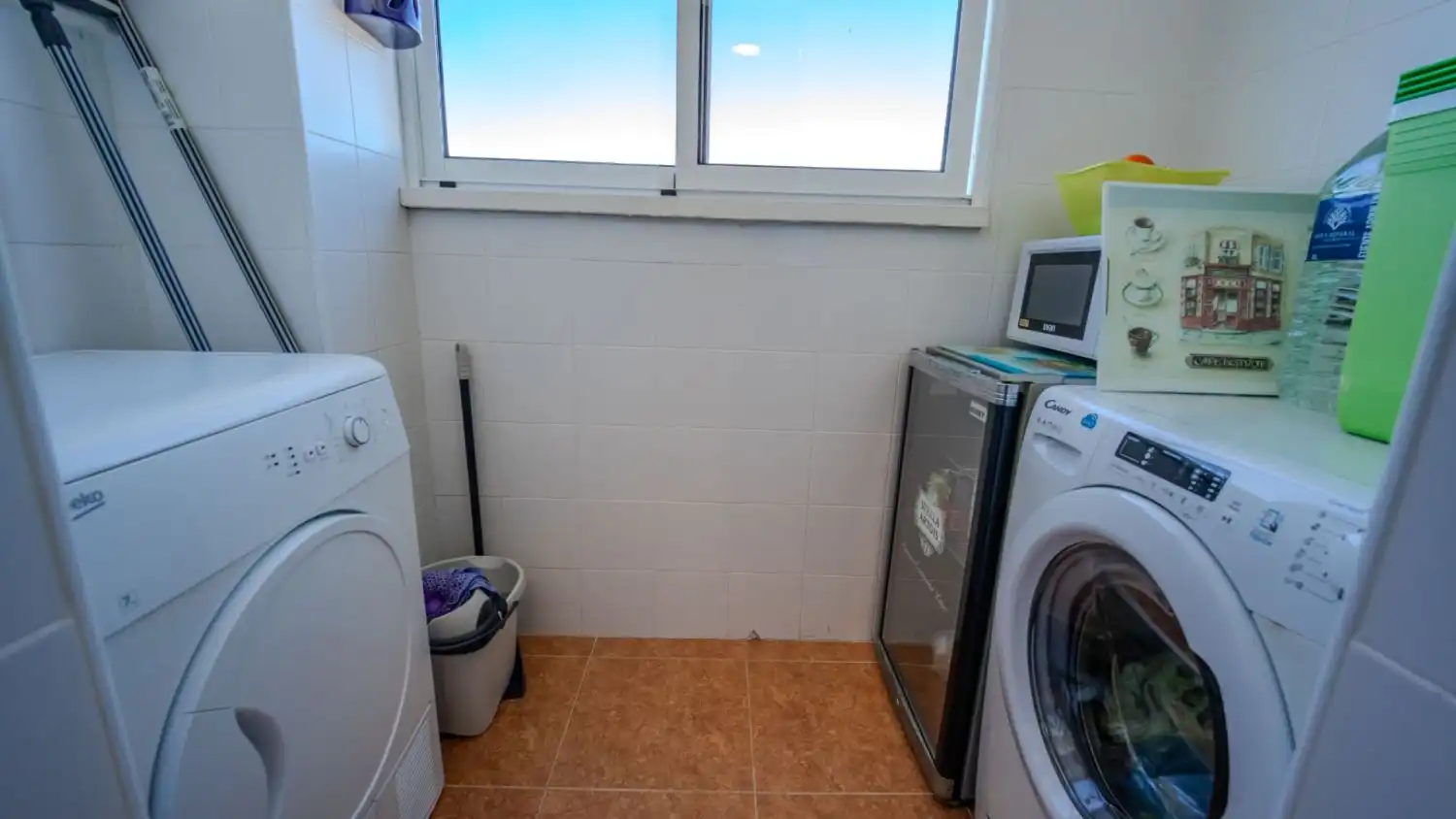 Baño de Piso de alquiler en Guardamar del Segura con Aire acondicionado, Terraza y Piscina comunitaria