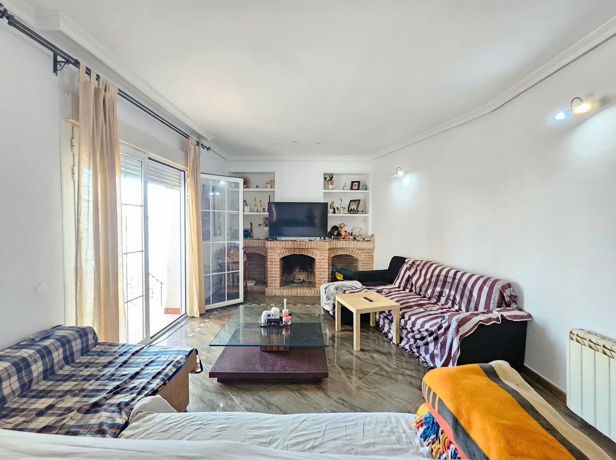 Sala d'estar de Casa adosada en venda en Villarejo de Salvanés amb Terrassa