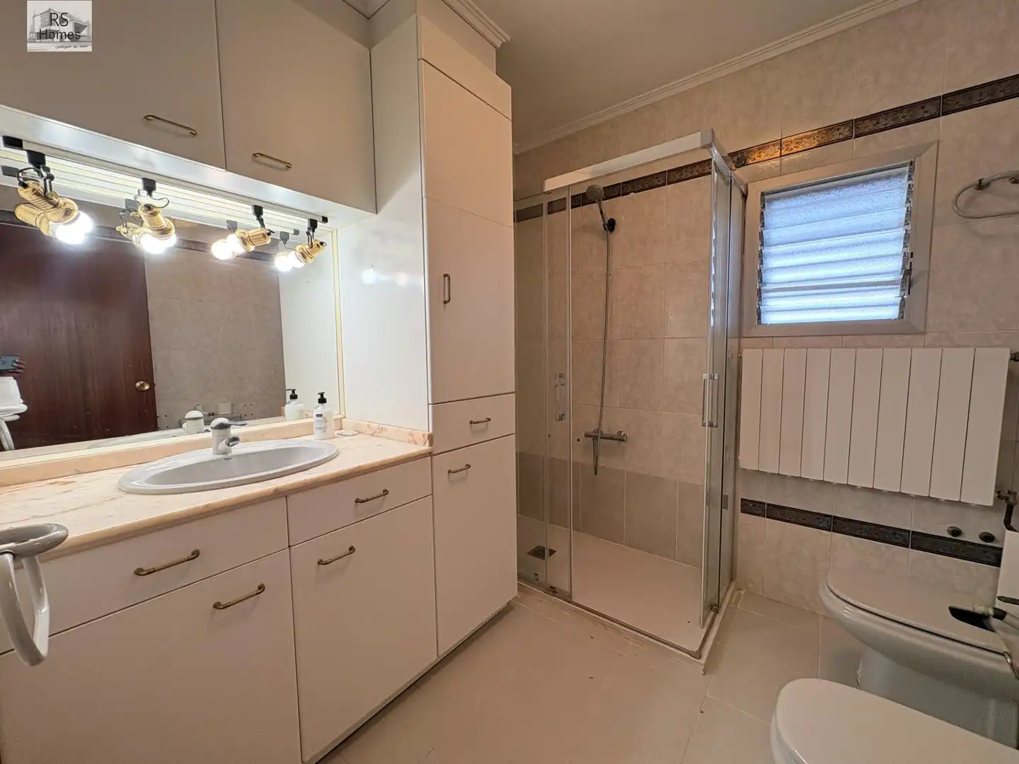 Baño de Casa o chalet de alquiler en L'Eliana con Aire acondicionado, Calefacción y Jardín privado