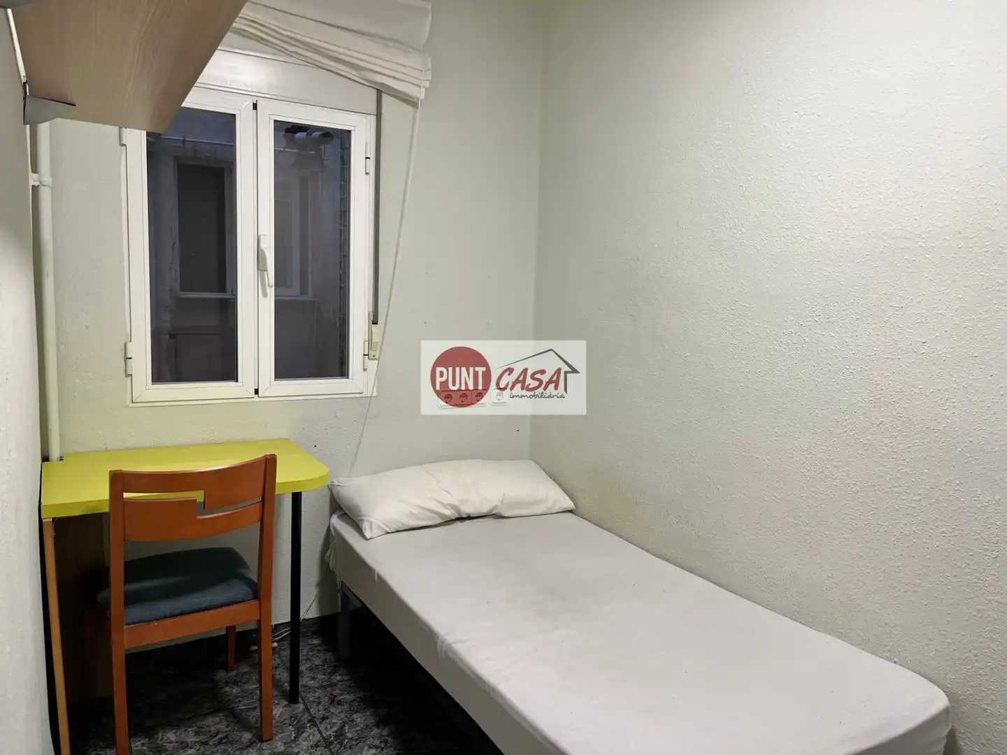Habitación de Piso de alquiler en Lleida con Calefacción, Terraza y Amueblado