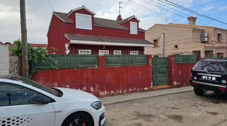 Adossat en venda a Calle Olmos 11, imagen 2