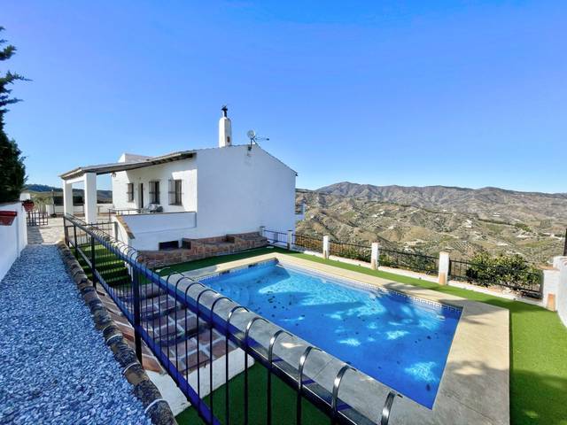 Finca rústica en Venta en Almáchar
