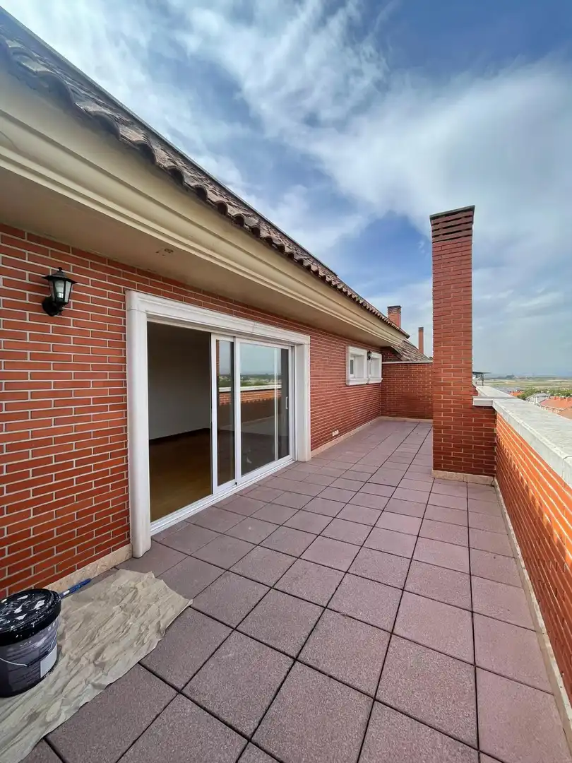 Ático con terraza en alquiler en Calle CERRO MINGUETE, imagen 3