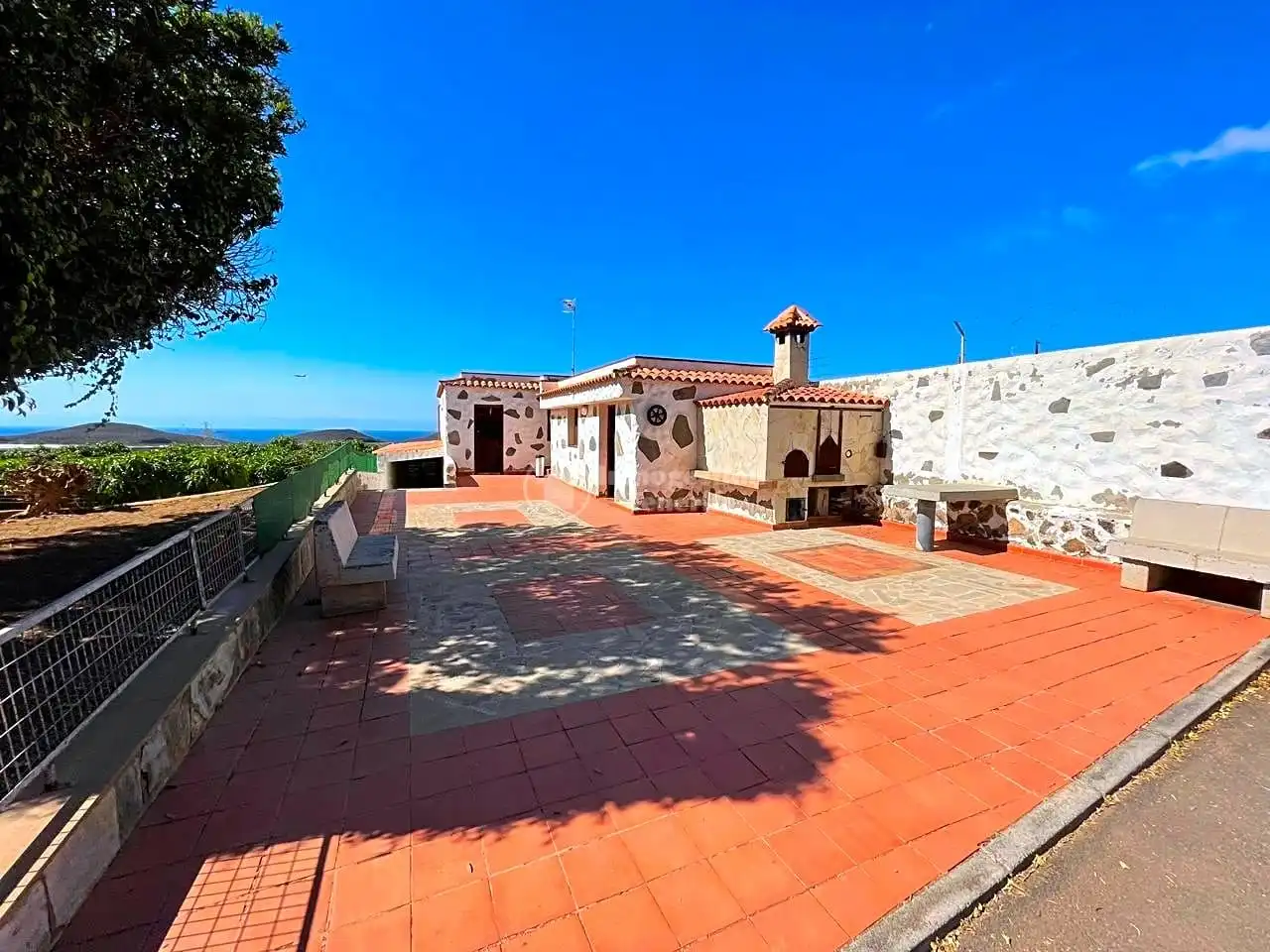 Vista exterior de Casa o chalet en venta en Arona con Jardín privado, Terraza y Piscina