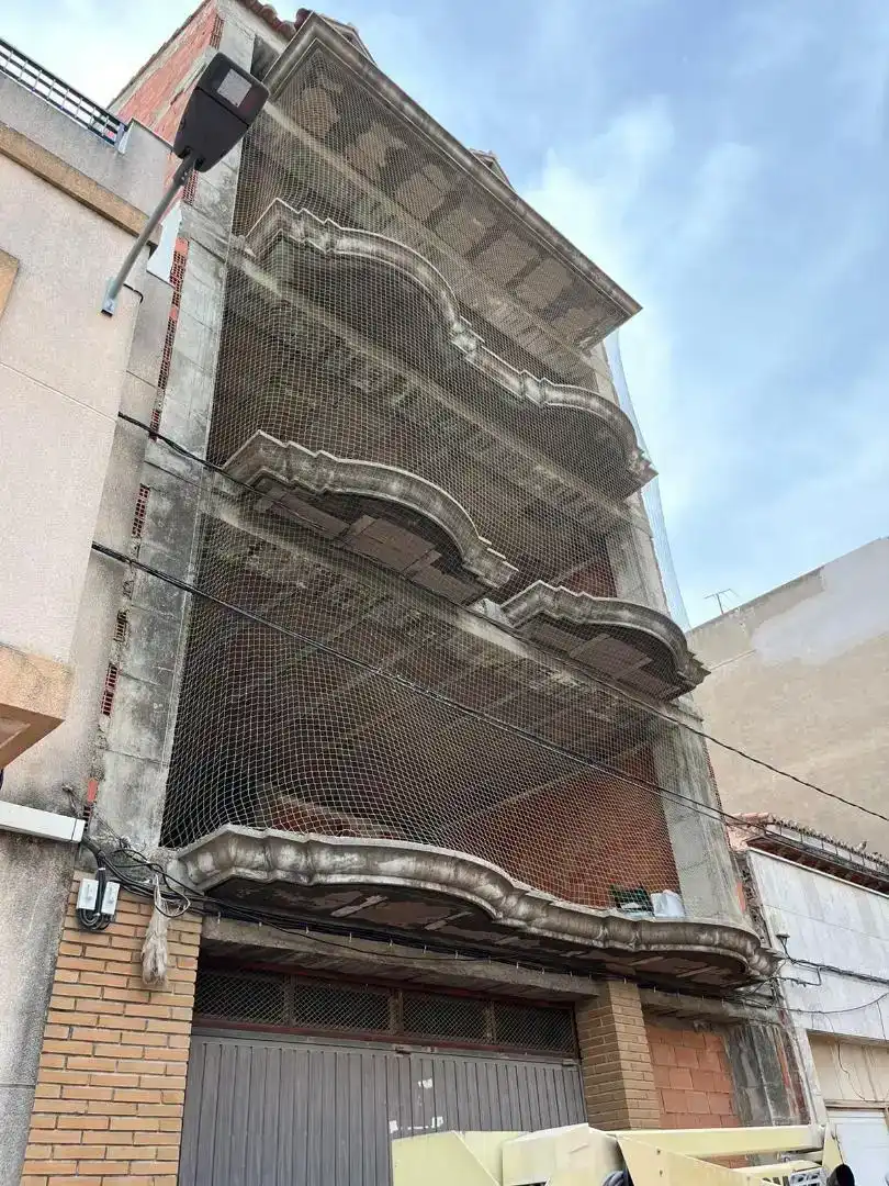 Vista exterior de Casa adosada en venda en La Vall d'Uixó, Castellón