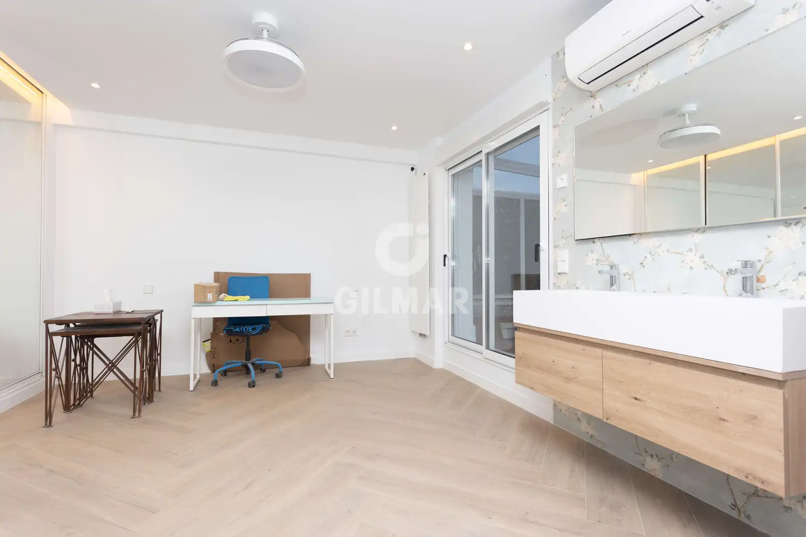 Habitación de Piso en venta en Madrid con Calefacción y Balcón