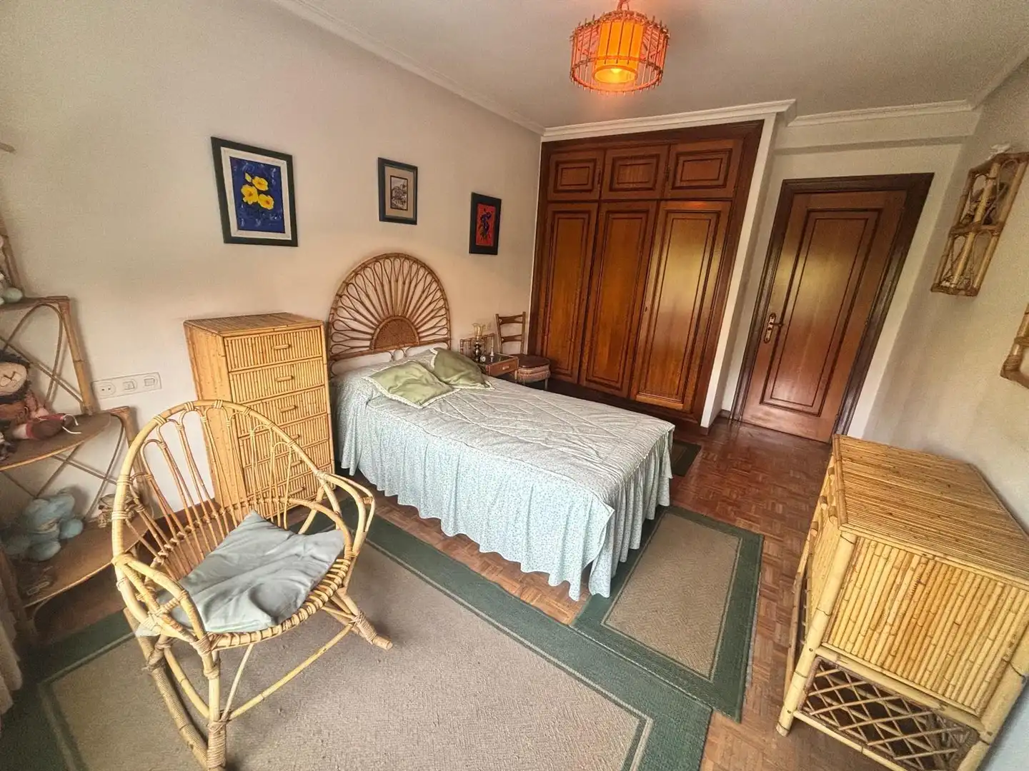 Schlafzimmer von Wohnung zum Verkauf in Mieres (Asturias) mit Parkett, Terrasse und Möbliert