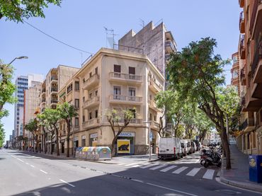 Piso con balcón en venta en Avinguda de Ramón y Cajal
