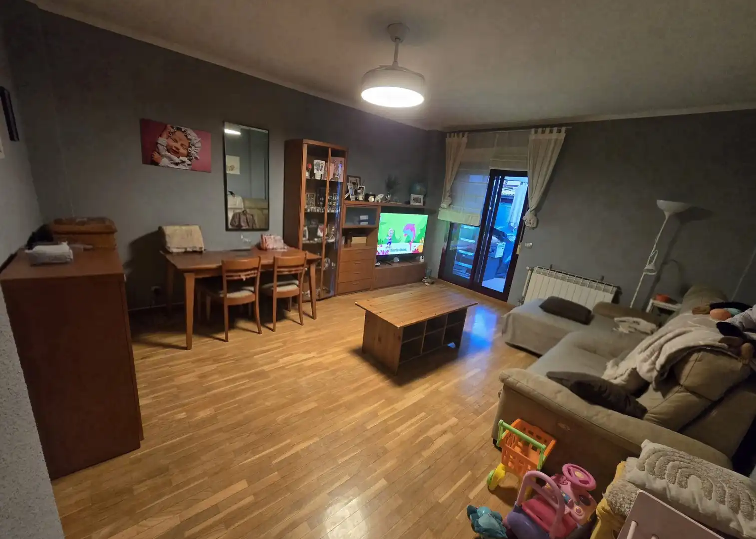 Sala de estar de Casa adosada en venta en Burgos con Calefacción, Jardín privado y Terraza