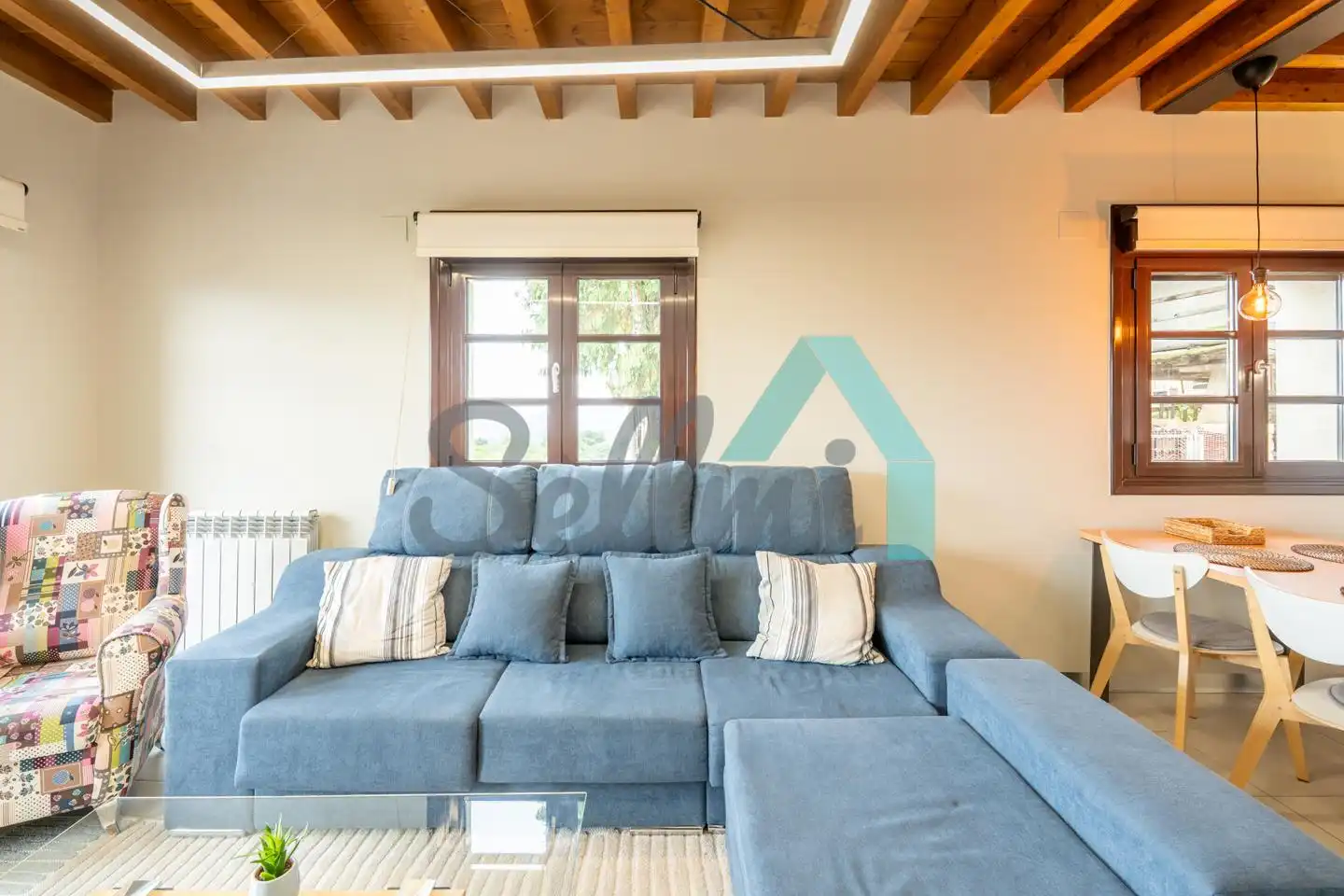 Sala d'estar de Casa adosada de lloguer en Oviedo  amb Calefacció, Terrassa i Moblat