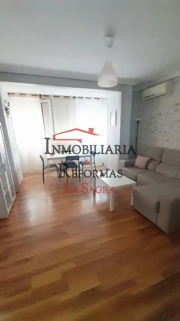 Vista exterior de Piso en venta en Esquivias con Aire acondicionado, Calefacción y Parquet
