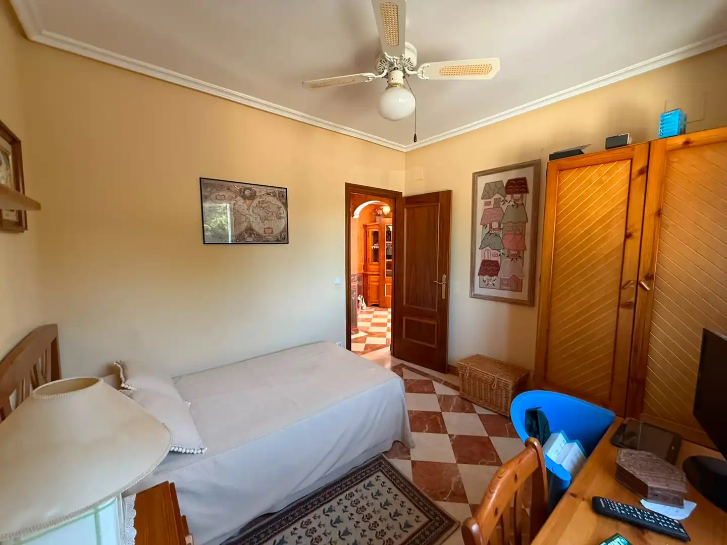 Schlafzimmer von Einfamilien-Reihenhaus zum Verkauf in Santa Marta de Tormes mit Klimaanlage, Heizung und Privatgarten