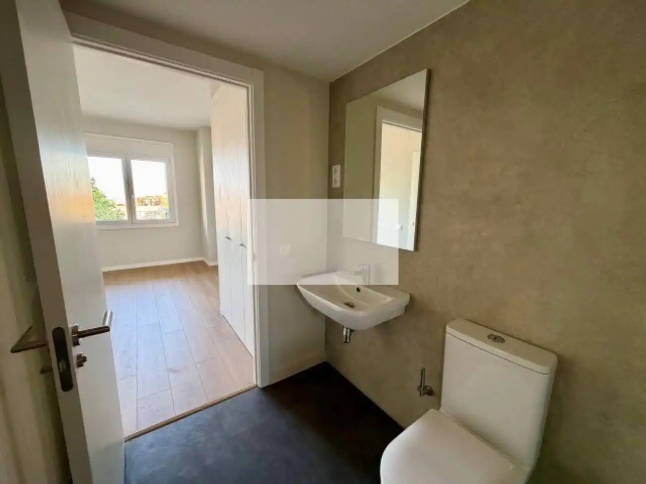 Bathroom of Flat for rent in Terrassa  with Air Conditioner, Heating and Parquet flooring