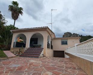 Vista exterior de Casa o xalet en venda en Castellón de la Plana / Castelló de la Plana amb Terrassa i Piscina