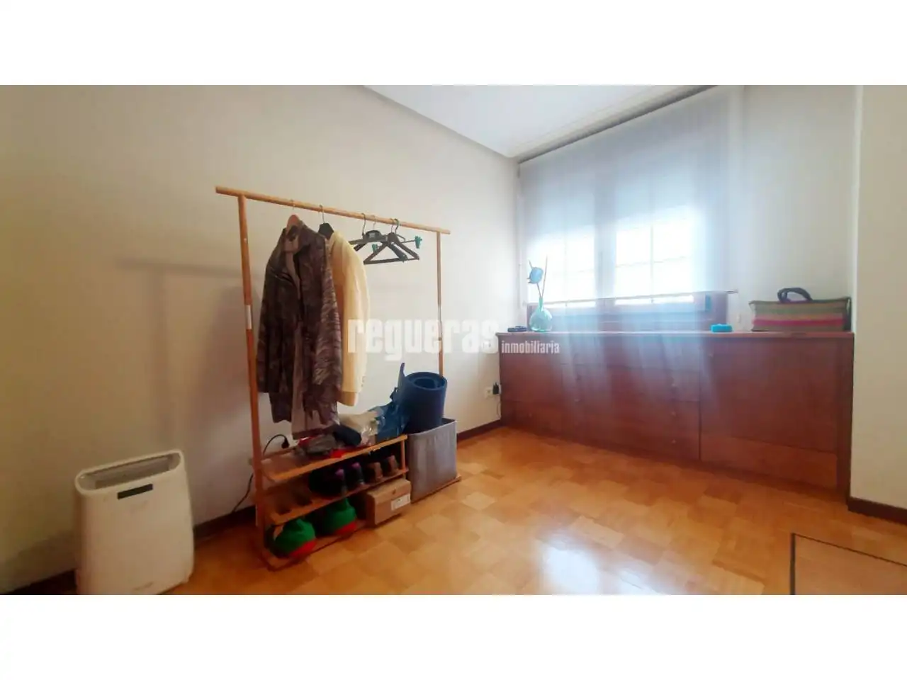 Habitación de Piso en venta en Avilés con Calefacción, Parquet y Terraza