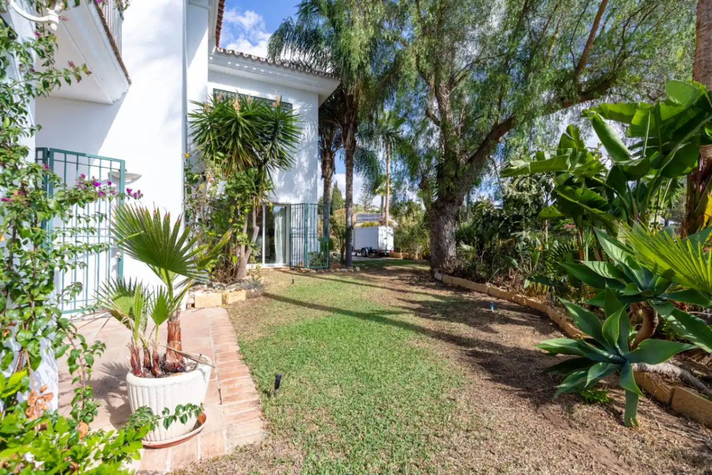 Jardí de Casa o xalet en venda en Marbella amb Aire condicionat, Calefacció i Jardí privat