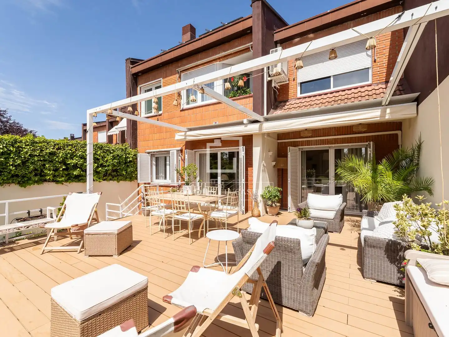 Terrassa de Casa o xalet en venda en Majadahonda amb Aire condicionat, Jardí privat i Terrassa