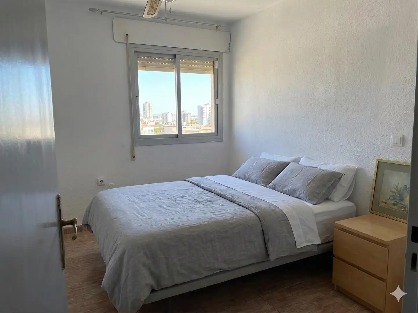 Habitación de Piso de alquiler en  Murcia Capital con Amueblado, Lavadora y Se aceptan mascotas