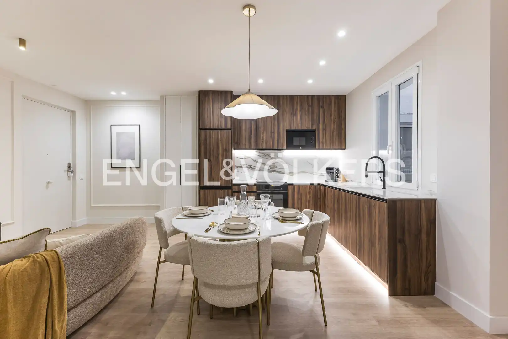 Kitchen of Flat for rent in Madrid  with Air Conditioner, Heating and Furnished