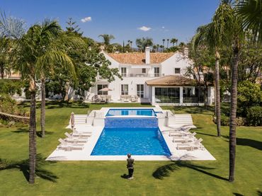 Casa con piscina in vendita a Nueva Andalucía