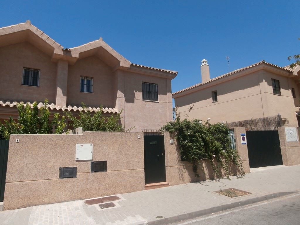 Exterior view of Single-family semi-detached for sale in Jerez de la Frontera  with Private garden and Balcony