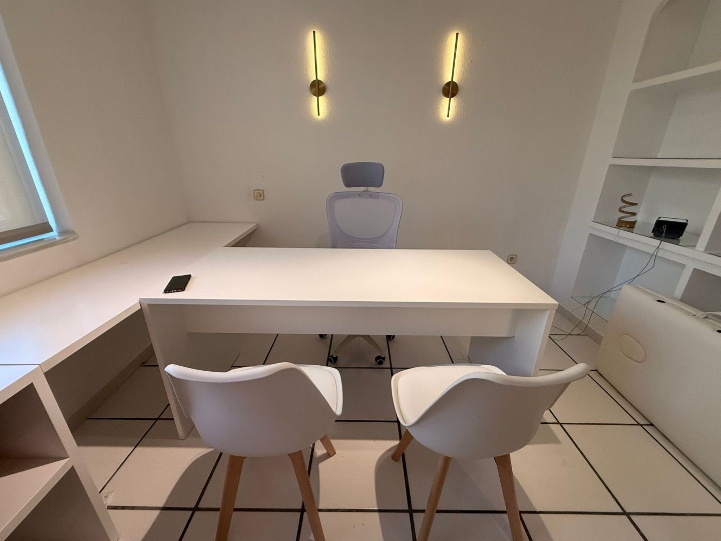 Office to rent in  Granada Capital  with Air Conditioner, Heating and Furnished