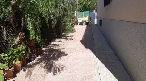 Casa vallada en la ciudad, image 2