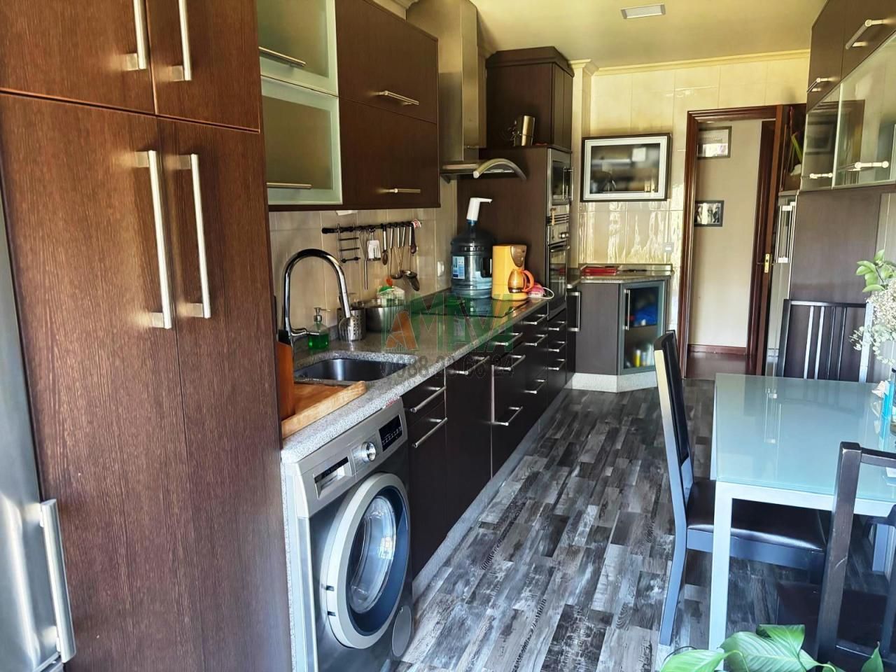 Cocina de Piso en venta en Ourense Capital  con Calefacción y Balcón