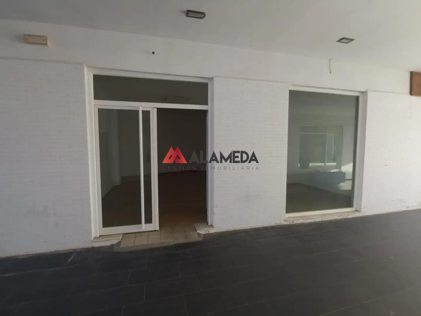 Local en venda en Chiclana de la Frontera amb Aire condicionat