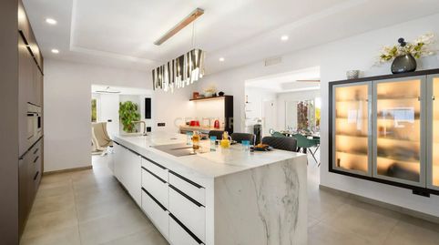 Villa Rubí  Nueva Atalaya, Estepona 4.200.000  Escritura única  Villa principal y casa de huéspedes independiente, imatge 5