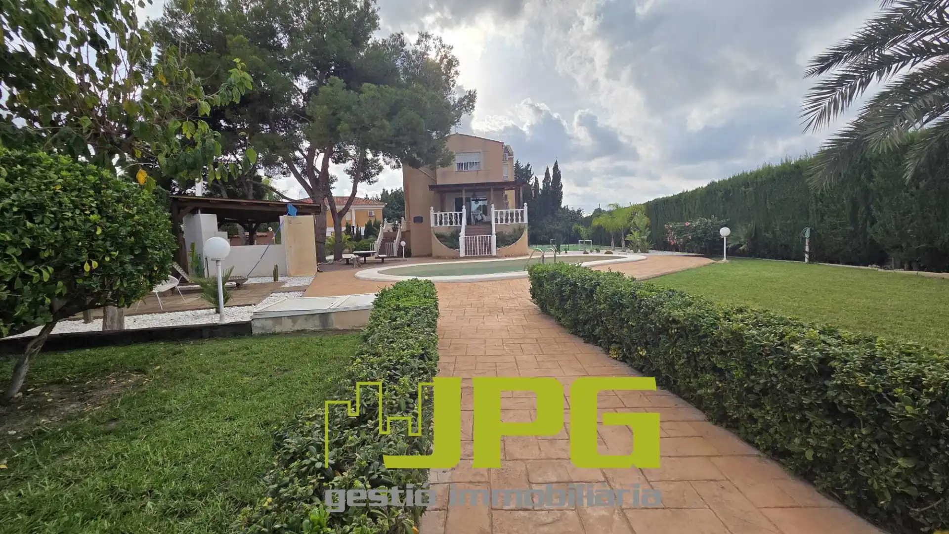 Garden of Houses for sale in Mutxamel  with Air Conditioner, Heating and Private garden