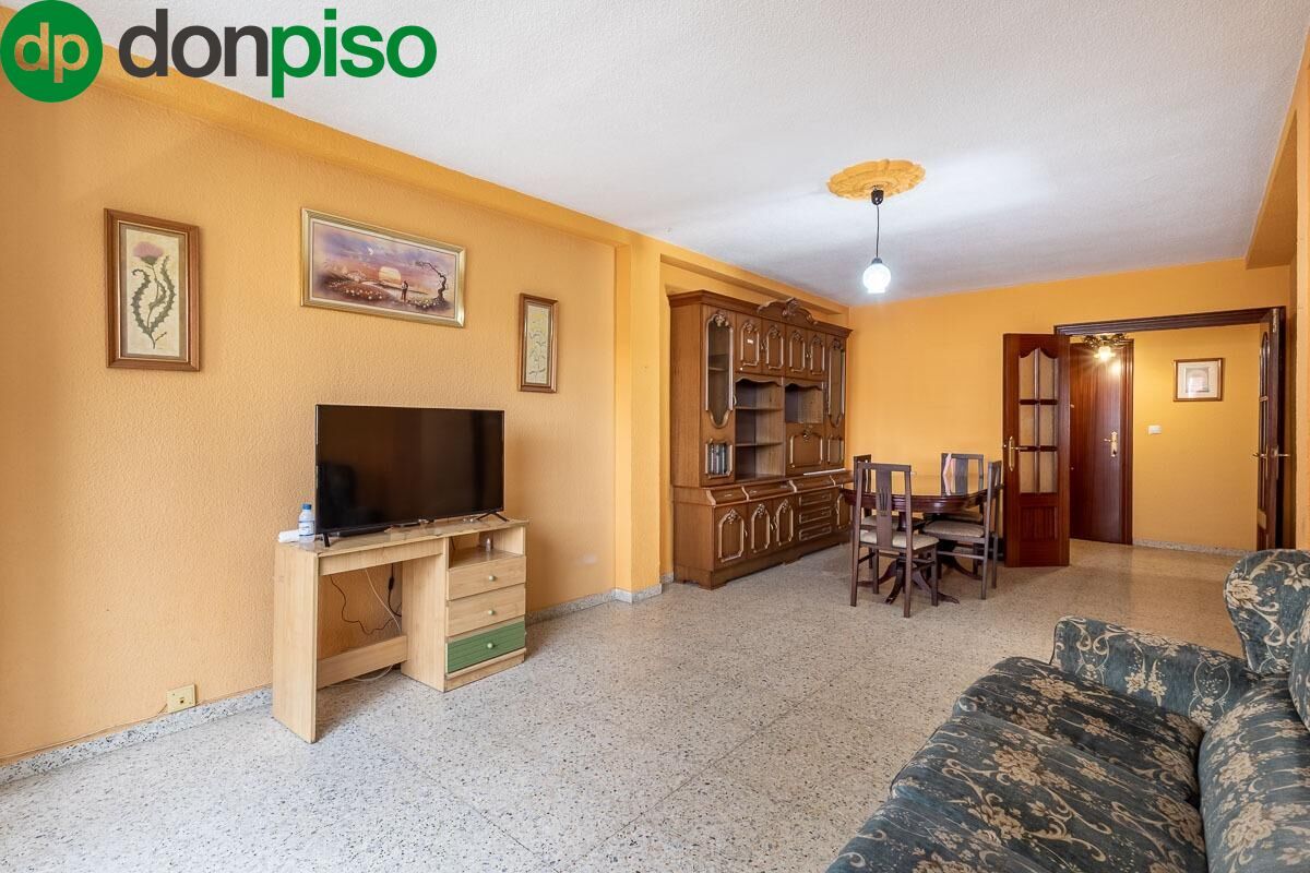 Sala d'estar de Pis en venda en  Granada Capital amb Aire condicionat