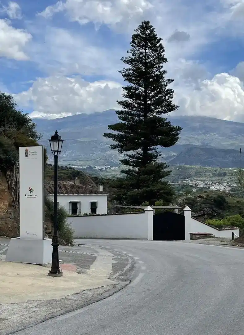 Vista exterior de Finca rústica en venda en El Valle amb Piscina
