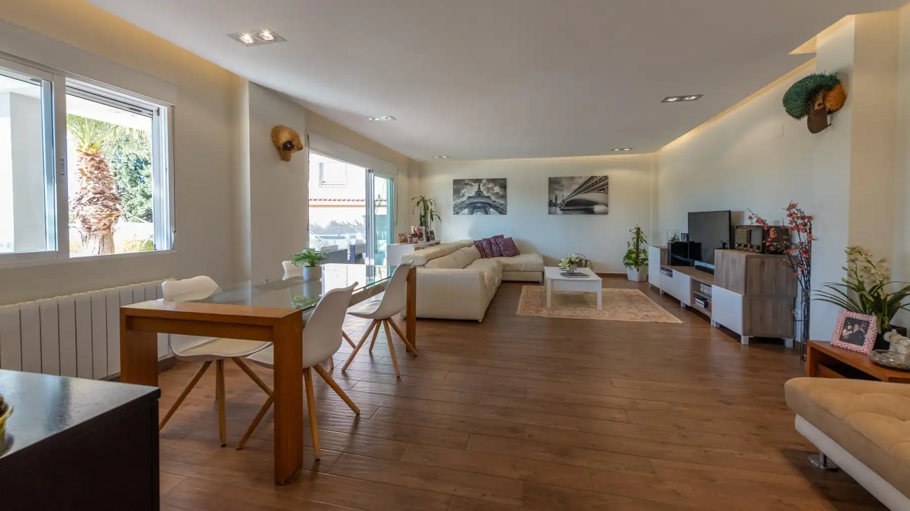 Sala de estar de Casa o chalet en venta en Alicante / Alacant con Aire acondicionado, Calefacción y Jardín privado