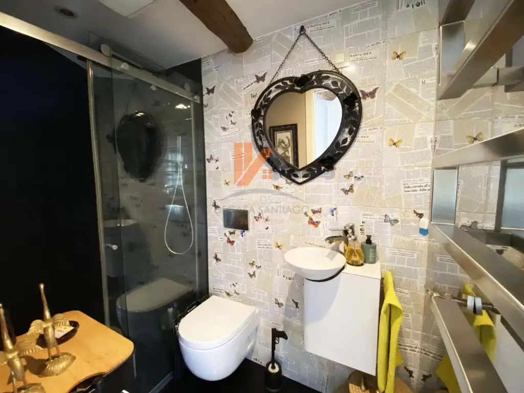 Bathroom of Houses for sale in Santiago de Compostela   with Washing machine