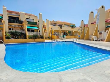 Apartment with pool for sale in Ernesto Sarti 11