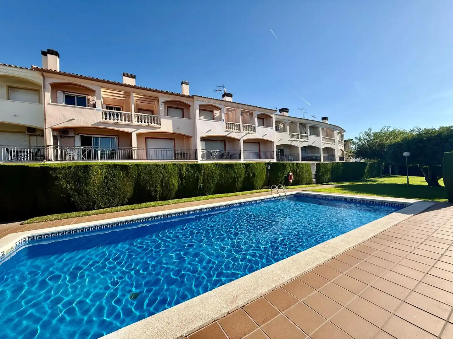 Piscina de Casa adosada en venta en Calafell con Aire acondicionado, Calefacción y Terraza