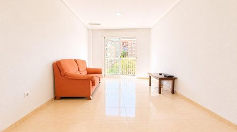Foto 3 de Piso en venta en Crevillent, Alicante