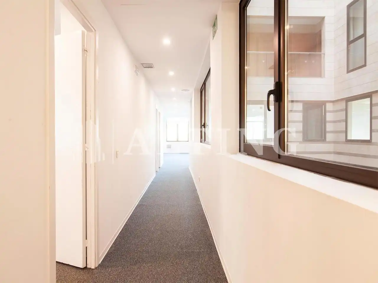 Office space with lift to rent in Catalunya, imagen 32