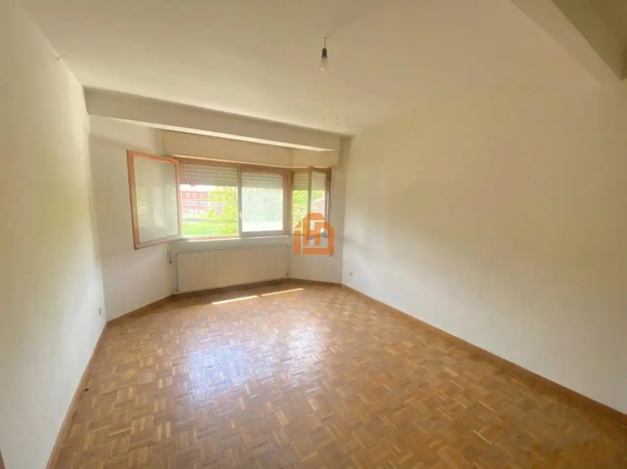 Sala de estar de Apartamento en venta en La Pola de Gordón  con Calefacción